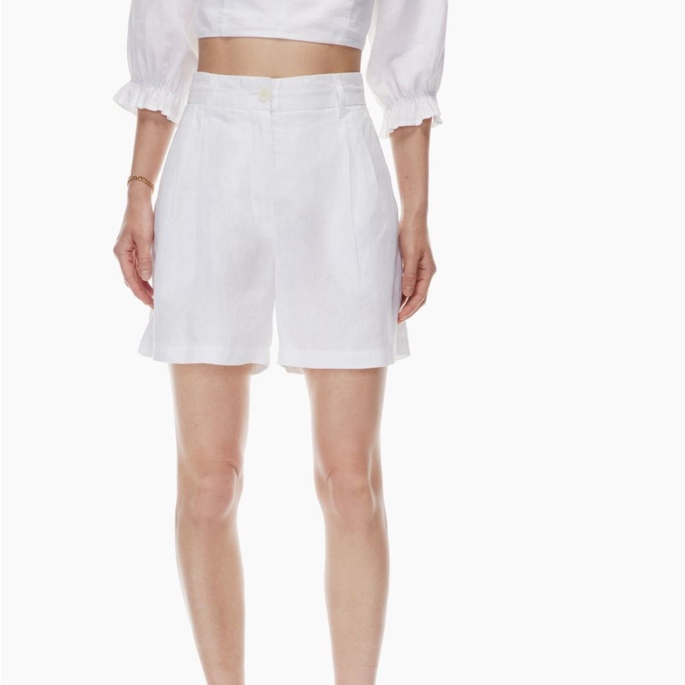 NWT Aritzia white linen short size 2
